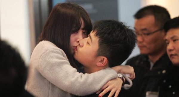 接吻一直伸舌头的男人是什么性格