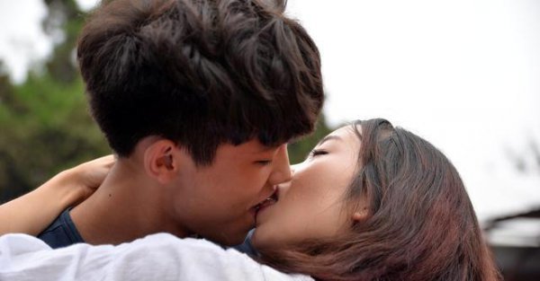 接吻一直伸舌头的男人是什么性格