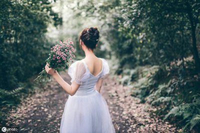 男朋友占有欲太强怎么办 如果男生占有欲强的举动表现