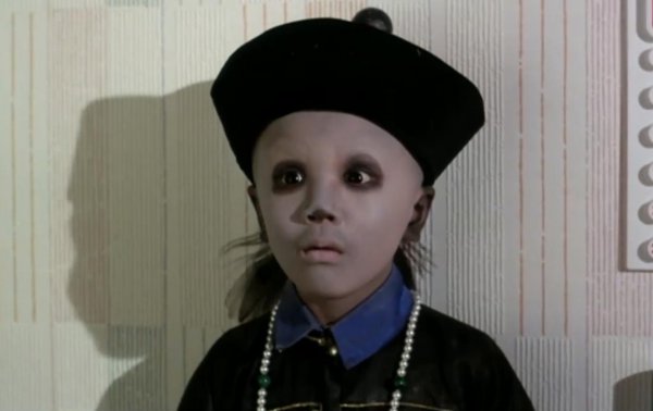 为什么僵尸都穿清朝官服