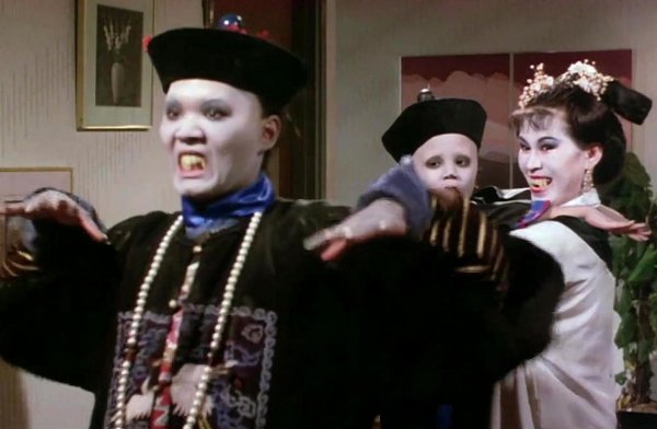 为什么僵尸都穿清朝官服