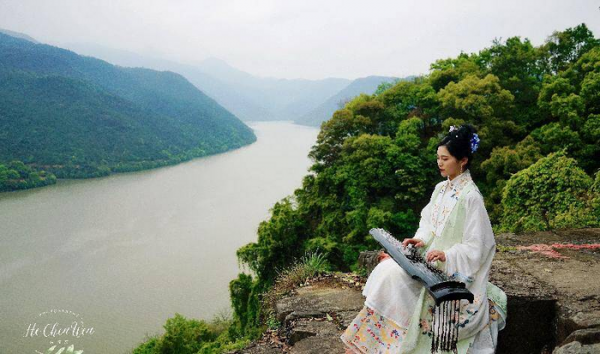 富春山居图画的是哪里