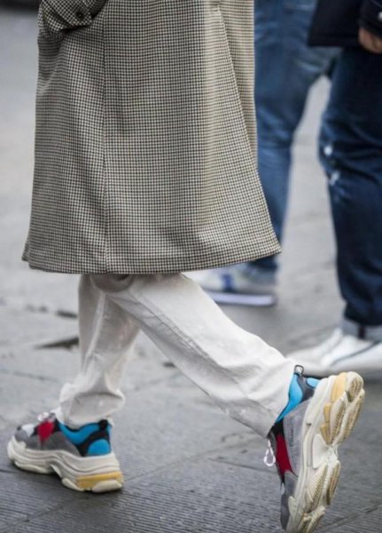 老爹鞋怎么搭配衣服