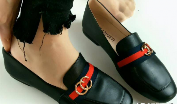 鞋后跟磨脚的小妙招