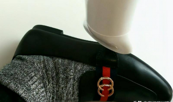 鞋后跟磨脚的小妙招