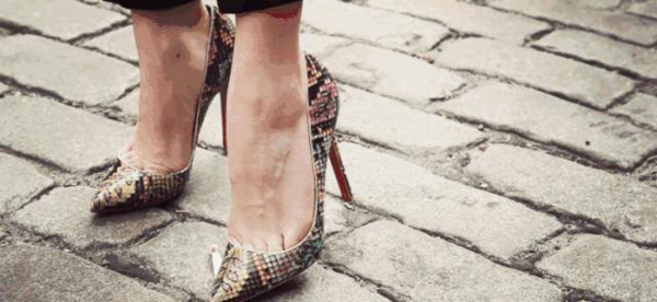 鞋磨脚后跟的小妙招