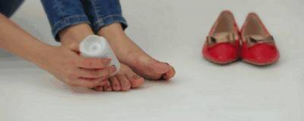 鞋磨脚后跟的小妙招