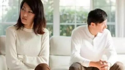 老公不让我看他手机正常吗 老公不让看手机是什么原因