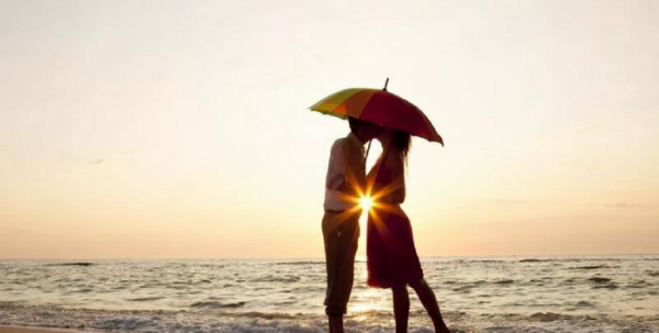 老公不让我看他手机正常吗