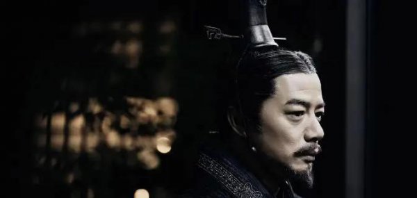 奇货可居的主人公是谁