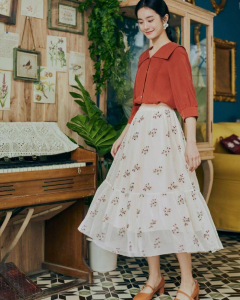 黄皮肤适合什么颜色的衣服 皮肤比较黄穿什么颜色衣服