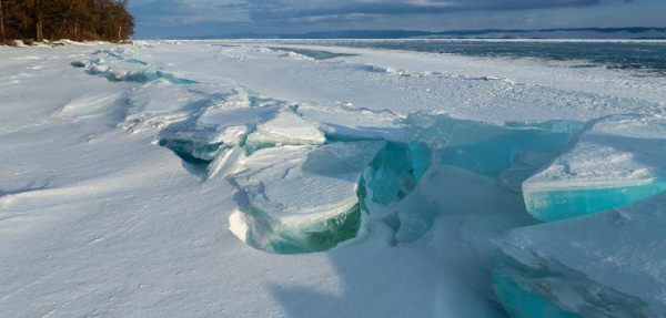 世界上最深的湖是什么湖