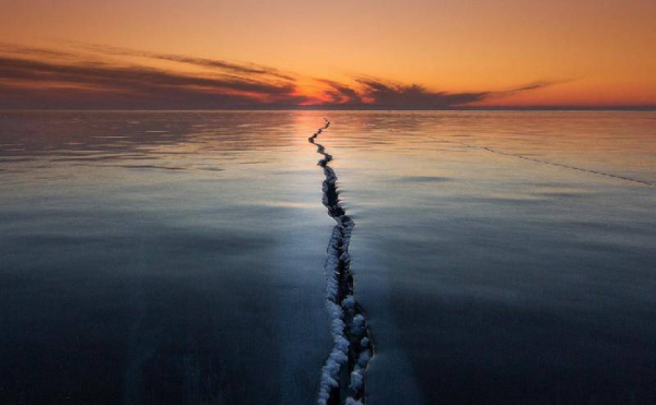 世界上最深的湖是什么湖