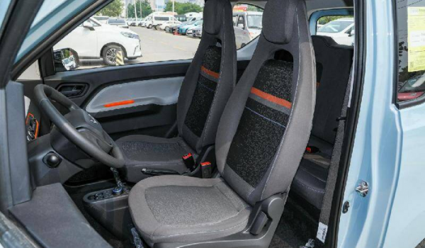 女生五六万买什么车最好