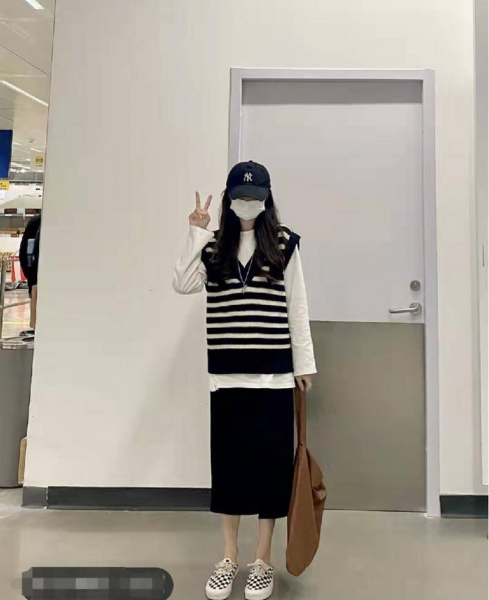 黑色纱裙配什么上衣好看