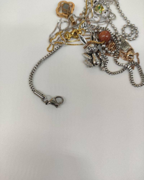 细项链打结了小妙招