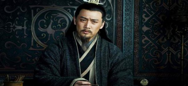 是谁在华容道放走了曹操