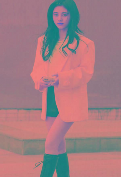 短款卫衣下身怎么搭配好看