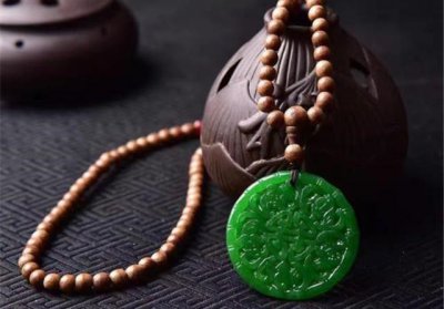 干青翡翠与翡翠怎么区分图片 好的干青种翡翠值钱吗