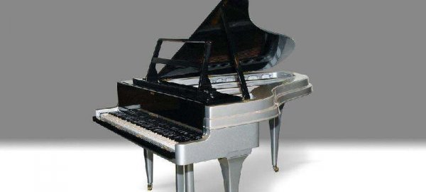 钢琴下面三个踏板的作用