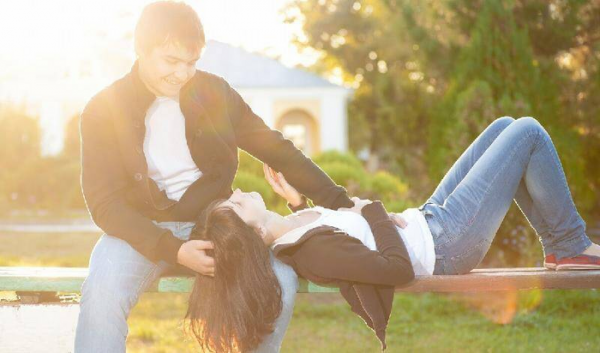 男女朋友之间没有话题聊怎么办