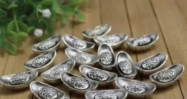 五十两银子相当于现在多少钱