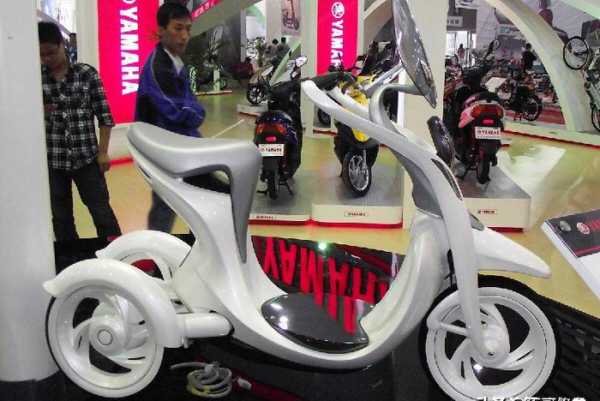 新电动车电池第一次用怎样充电好