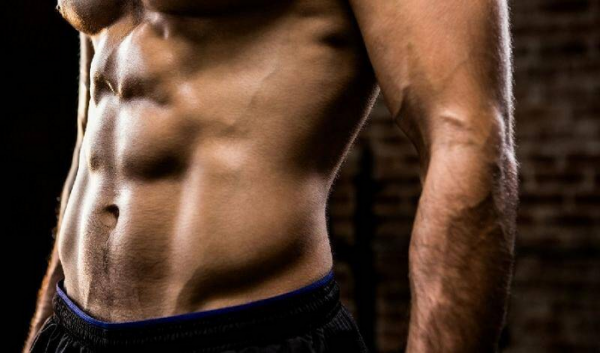 每天深蹲200个一个月后