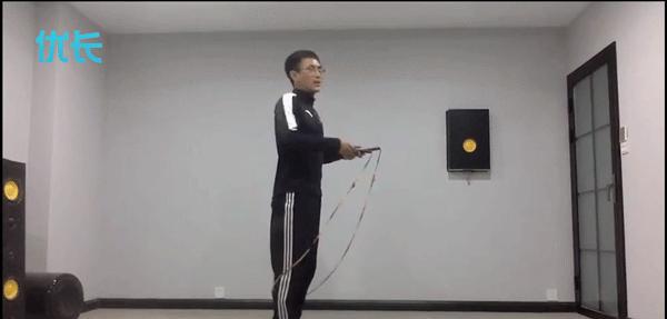 小朋友跳绳的正确方法与技巧