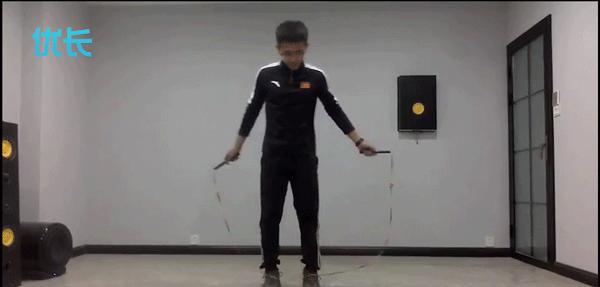 小朋友跳绳的正确方法与技巧