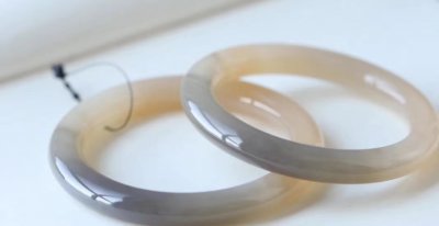 玉手镯怎样辩好坏 鉴别玉镯好坏的最简单方法