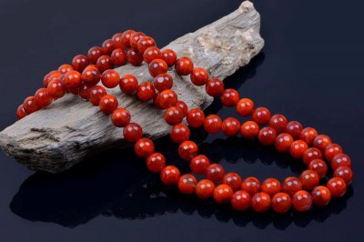 南红是玛瑙还是玉石图片 南红是玉石 属于玛瑙种类