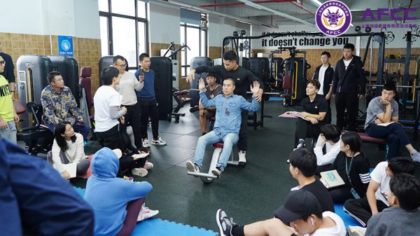 当健身教练一个月工资多少