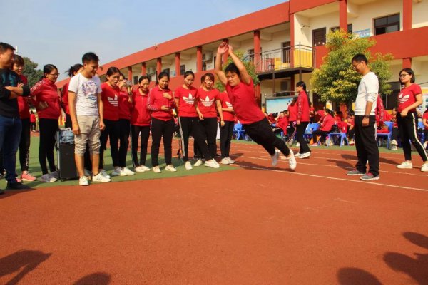 立定跳远技巧训练方法