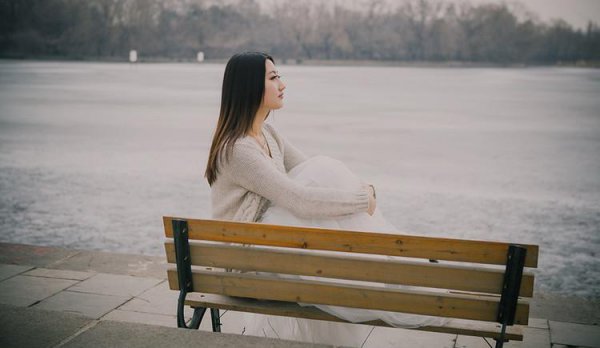 女生突然对你态度冷淡