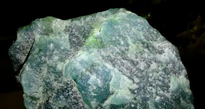 识别佘太翠真假小妙招 如何鉴定佘太翠的真假