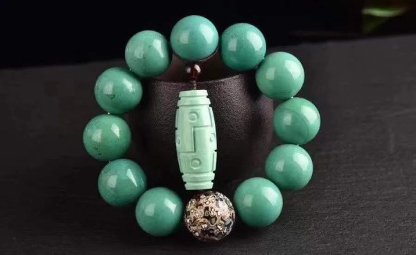 绿松石一会不带就泛白