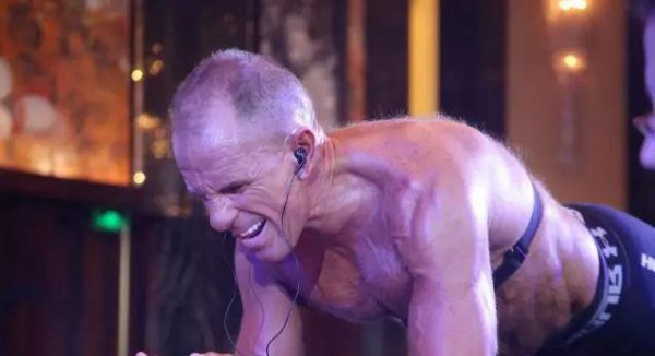 中国平板支撑最高纪录