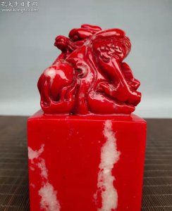 暗红色鸡血石贵吗 鸡血石暗红色值钱吗