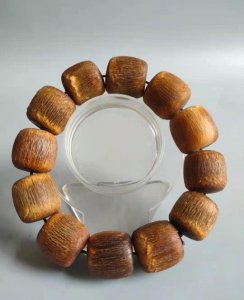 牛角手串的功效与作用 牛角手镯的图片大全及功效