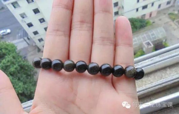 女人戴银曜石好还是金曜石好