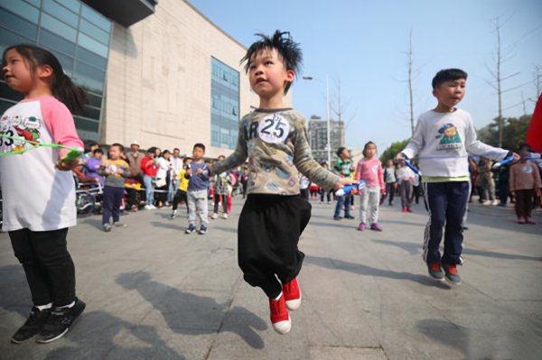 8岁孩子每天跳绳1000个