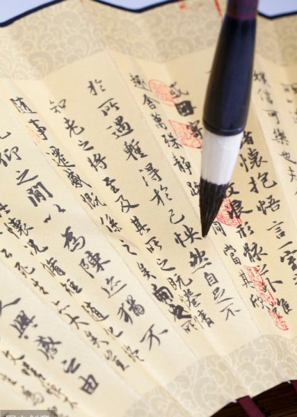 最早的扇子是用什么做的