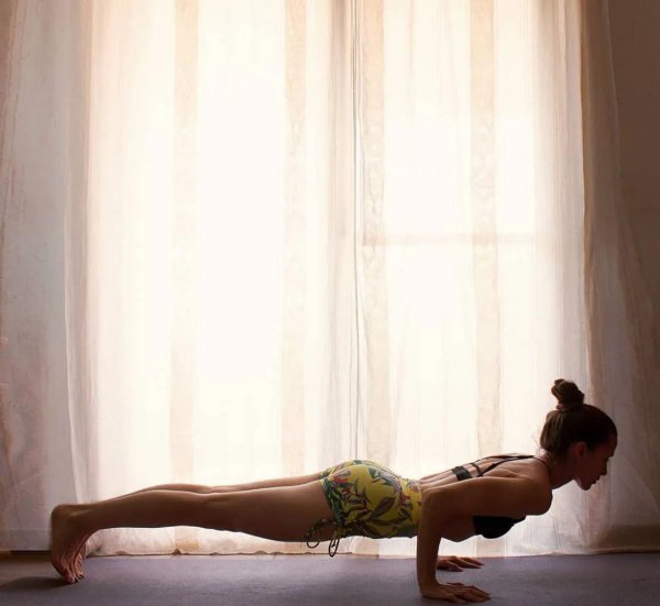 瑜伽平板支撑的正确做法