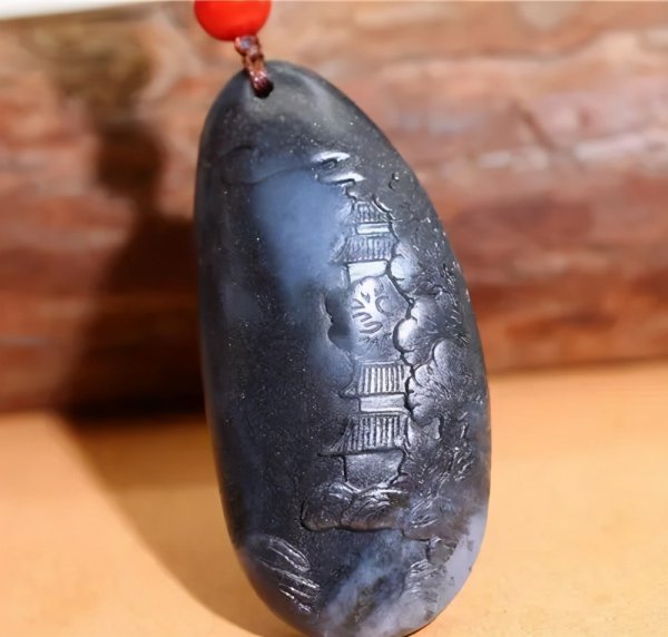 和田玉青花籽料为什么便宜