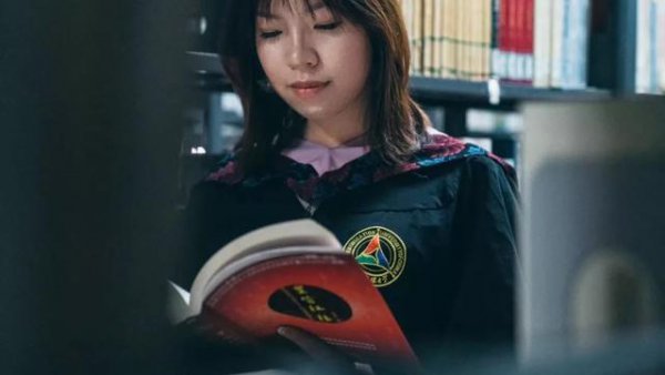 35岁女人无学历适合学点什么