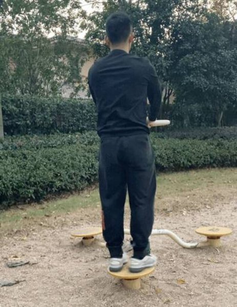 小区里的健身器材有哪些