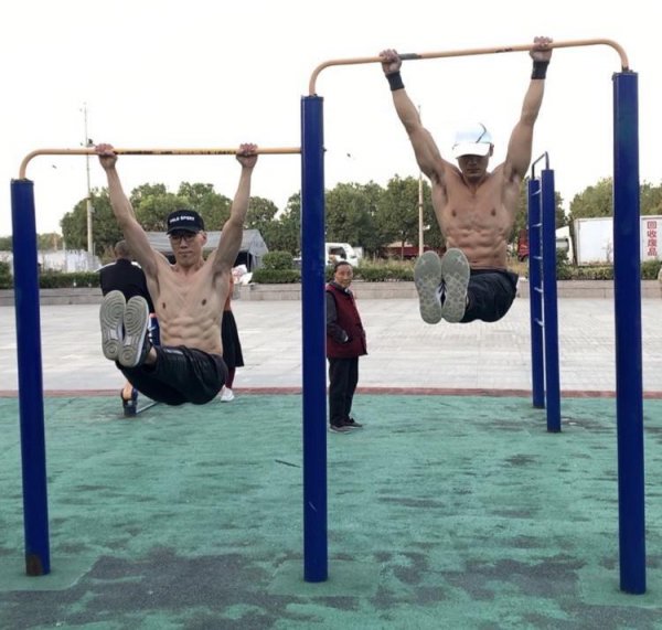 小区里的健身器材有哪些