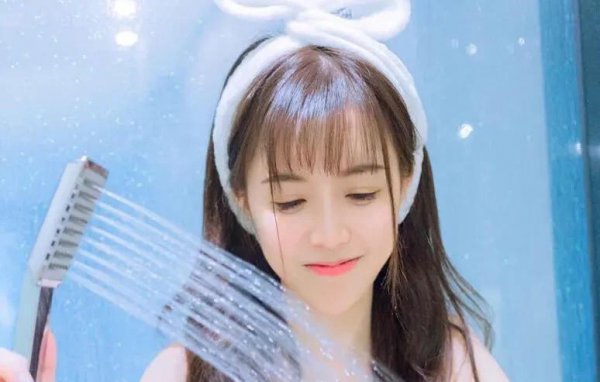 女生暗恋你的表现