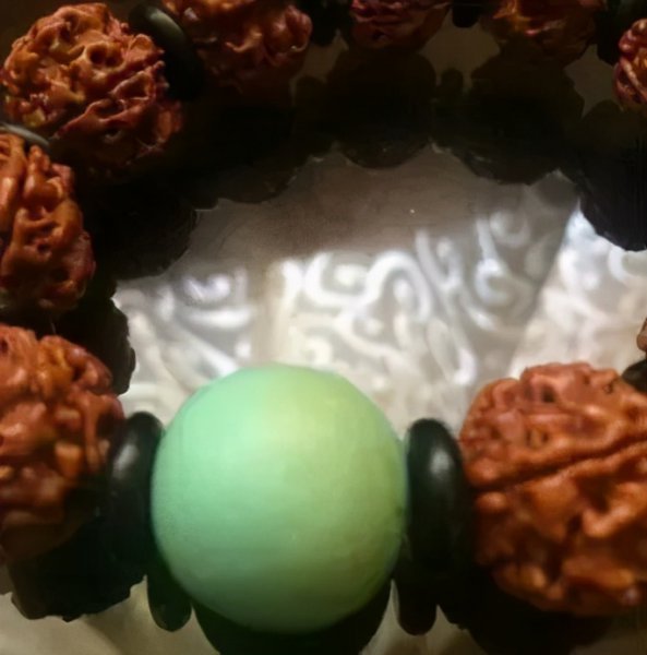 绿松石要怎么盘才能变色